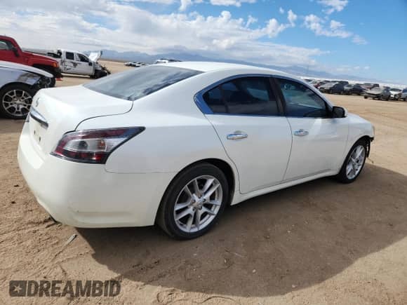 2014 Nissan Maxima S with VIN 1N4AA5AP7EC482357, listed as a Copart auction lot 82229995 with 139,214 mi miles and Salvage title. Bid and sale history available at DreamBid. Image 3.