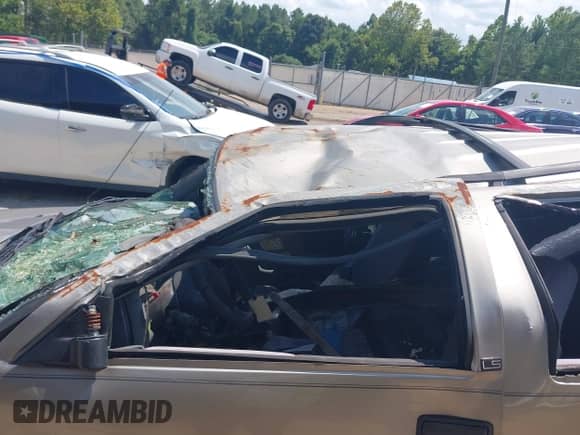 2003 Chevrolet Blazer LS with VIN 1GNDT13X73K101849, listed as a IAAI auction lot 42833790 with 231,538 mi miles and . Bid and sale history available at DreamBid. Image 15.