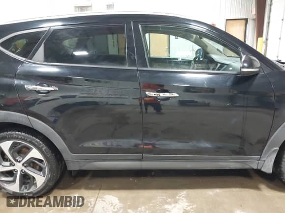 2016 Hyundai Tucson Sport z VIN KM8J33A28GU130488, wystawiony jako IAAI lot #42755588 z przebiegiem 133 526 mil mil oraz . Historia ofert i sprzedaży dostępna na DreamBid. Obrazek 13.