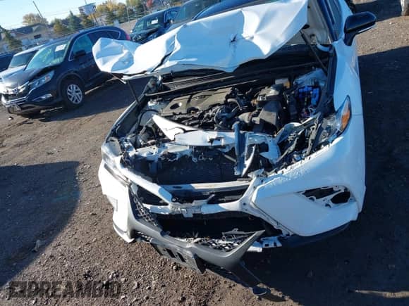 2020 Toyota Camry SE z VIN 4T1G11AK5LU380494, wystawiony jako IAAI lot #43567593 z przebiegiem 13 112 mil mil oraz . Historia ofert i sprzedaży dostępna na DreamBid. Obrazek 12.