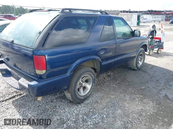 2002 Chevrolet Blazer LS с VIN 1GNCS18W42K158992, выставлен на аукционе IAAI как лот 42762582 с пробегом Не указан миль и . История ставок и продаж доступна на DreamBid. Изображение 4.