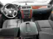 2011 Chevrolet Tahoe LS z VIN 1GNSCAE07BR263350, wystawiony jako Copart lot #85188265 z przebiegiem 210 283 mil mil oraz Szkoda całkowita • Salvage title. Historia ofert i sprzedaży dostępna na DreamBid. Obrazek 8.