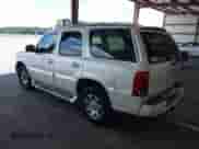 2005 Cadillac Escalade z VIN 1GYEK63N15R109395, wystawiony jako IAAI lot #42640478 z przebiegiem Nie podano mil oraz . Historia ofert i sprzedaży dostępna na DreamBid. Obrazek 3.