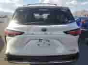 2024 Toyota Sienna Platinum с VIN 5TDERKECXRS215390, выставлен на аукционе Copart как лот 70778605 с пробегом 15 457 миль миль и Списание • Salvage title. История ставок и продаж доступна на DreamBid. Изображение 6.