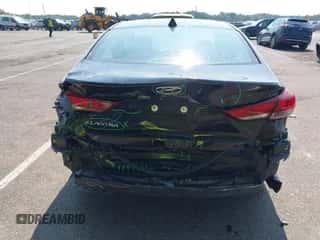 2018 Hyundai Elantra SEL z VIN 5NPD84LF2JH232721, wystawiony jako IAAI lot #42991846 z przebiegiem 119 664 mil mil oraz . Historia ofert i sprzedaży dostępna na DreamBid. Obrazek 6.