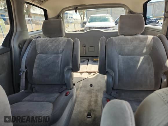 2008 Toyota Sienna LE z VIN 5TDZK23C98S197990, wystawiony jako Copart lot #70178925 z przebiegiem 168 477 mil mil oraz Szkoda całkowita • Salvage title. Historia ofert i sprzedaży dostępna na DreamBid. Obrazek 10.