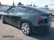 2023 Tesla Model Y Long Range z VIN 7SAYGAEE9PF851348, wystawiony jako IAAI lot #43167064 z przebiegiem Nie podano mil oraz . Historia ofert i sprzedaży dostępna na DreamBid. Obrazek 3.