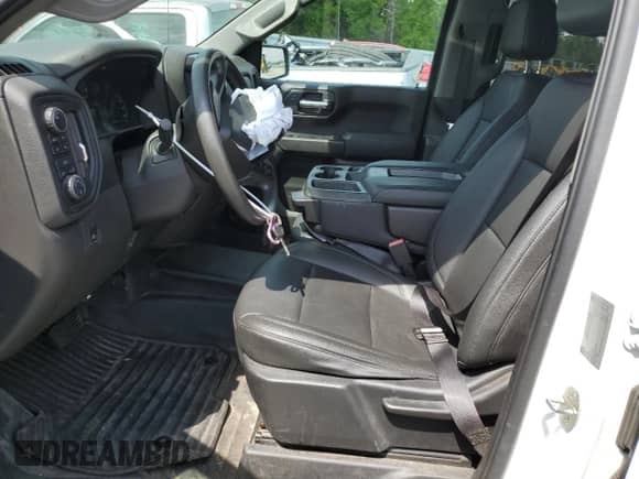 2019 Chevrolet Silverado 1500 Work Truck z VIN 3GCUYAEF4KG261823, wystawiony jako Copart lot #49954565 z przebiegiem 61 551 mil mil oraz Szkoda całkowita • Salvage title. Historia ofert i sprzedaży dostępna na DreamBid. Obrazek 7.