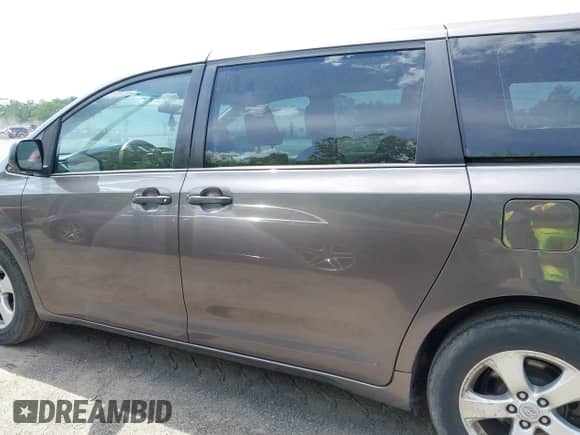 2012 Toyota Sienna с VIN 5TDKA3DCXCS012945, выставлен на аукционе IAAI как лот 42190015 с пробегом 114 372 миль миль и . История ставок и продаж доступна на DreamBid. Изображение 14.