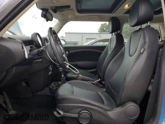 2012 MINI Hardtop с VIN WMWSU3C58CT255114, выставлен на аукционе Copart как лот 82761795 с пробегом 147 495 миль миль и Чистый • Clean title. История ставок и продаж доступна на DreamBid. Изображение 7.