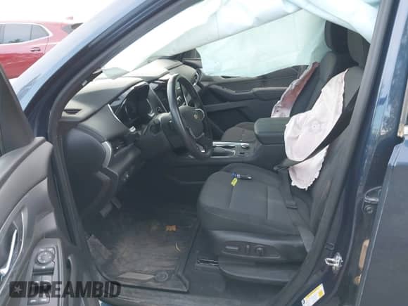 2022 Chevrolet Traverse LT Cloth z VIN 1GNEVGKW4NJ167925, wystawiony jako IAAI lot #42590397 z przebiegiem 31 077 mil mil oraz . Historia ofert i sprzedaży dostępna na DreamBid. Obrazek 5.