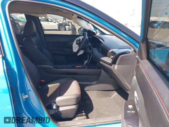 2025 Nissan Kicks SR with VIN 3N8AP6DA9SL302998, listed as a IAAI auction lot 41955640 with 19,352 mi miles and . Bid and sale history available at DreamBid. Image 5.