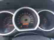 2007 Toyota Tacoma PreRunner z VIN 5TENX62N57Z390777, wystawiony jako IAAI lot #41973605 z przebiegiem 181 739 mil mil oraz . Historia ofert i sprzedaży dostępna na DreamBid. Obrazek 7.