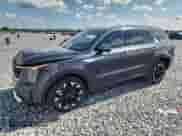 2024 Kia Sorento SX z VIN 5XYRK4JFXRG267911, wystawiony jako Copart lot #59252185 z przebiegiem 12 375 mil mil oraz Nie do naprawy • Non repairable. Historia ofert i sprzedaży dostępna na DreamBid. Obrazek 1.