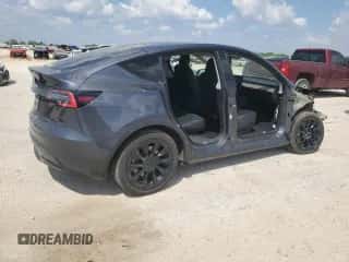 2021 Tesla Model Y Long Range with VIN 5YJYGDEE2MF184973, listed as a Copart auction lot 70837404 with Not provided miles and Salvage title. Bid and sale history available at DreamBid. Image 3.