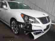2013 Hyundai Equus Signature с VIN KMHGH4JH5DU071806, выставлен на аукционе IAAI как лот 41842731 с пробегом 56 053 миль миль и . История ставок и продаж доступна на DreamBid. Изображение 6.