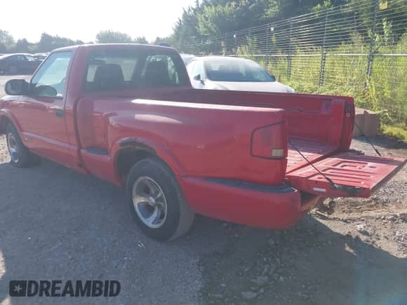 2002 Chevrolet S-10 с VIN 1GCCS145628222601, выставлен на аукционе IAAI как лот 42828887 с пробегом 215 225 миль миль и . История ставок и продаж доступна на DreamBid. Изображение 3.