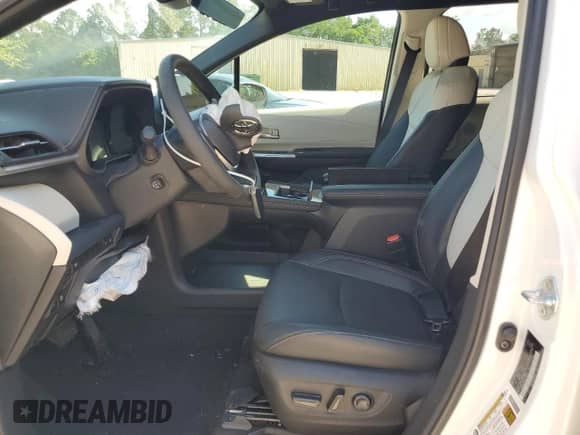 2025 Toyota Sienna Limited с VIN 5TDZRKEC9SS226758, выставлен на аукционе Copart как лот 56335185 с пробегом 9 572 миль миль и Списание • Salvage title. История ставок и продаж доступна на DreamBid. Изображение 7.