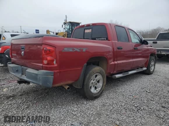 2008 Dodge Dakota SXT with VIN 1D7HE38K18S541785, listed as a Copart auction lot 89347225 with 139,435 mi miles and Salvage title. Bid and sale history available at DreamBid. Image 3.