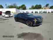 2018 Chevrolet Camaro 2SS z VIN 1G1FH3D73J0103533, wystawiony jako Copart lot #57606025 z przebiegiem 102 746 mil mil oraz Szkoda całkowita • Salvage title. Historia ofert i sprzedaży dostępna na DreamBid. Obrazek 14.
