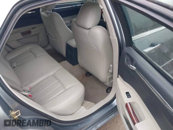 2006 Chrysler 300 C with VIN 2C3KA63HX6H431609, listed as a IAAI auction lot 43252237 with 51,206 mi miles and . Bid and sale history available at DreamBid. Image 8.