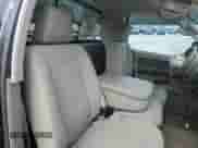 2007 Dodge 1500 SLT z VIN 1D7HA16217J642669, wystawiony jako Copart lot #54568075 z przebiegiem 141 530 mil mil oraz Szkoda całkowita • Salvage title. Historia ofert i sprzedaży dostępna na DreamBid. Obrazek 10.