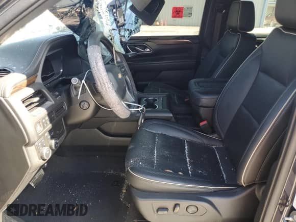 2022 Chevrolet Suburban Premier z VIN 1GNSKFKD4NR139211, wystawiony jako Copart lot #61656155 z przebiegiem 61 689 mil mil oraz Szkoda całkowita • Salvage title. Historia ofert i sprzedaży dostępna na DreamBid. Obrazek 7.