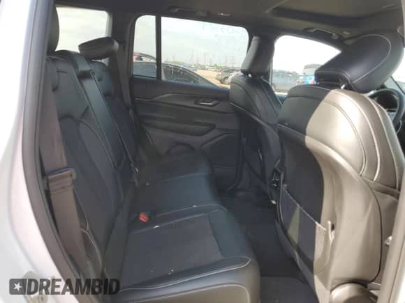 2024 Jeep Grand Cherokee Altitude with VIN 1C4RJHAG2R8576122, listed as a Copart auction lot 62868525 with 16,843 mi miles and Salvage title. Bid and sale history available at DreamBid. Image 10.