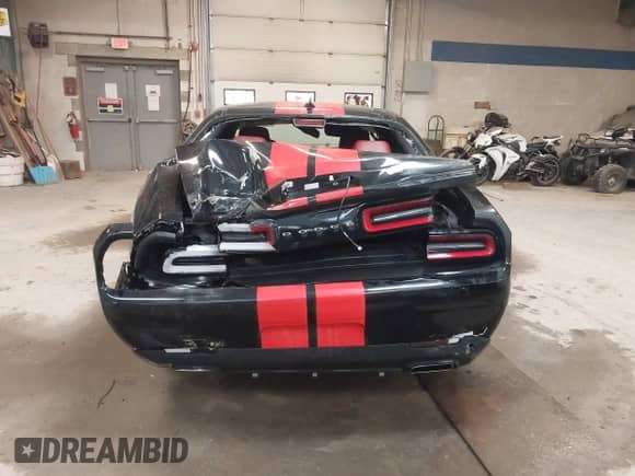 2021 Dodge Challenger SXT z VIN 2C3CDZGG6MH611360, wystawiony jako IAAI lot #41405412 z przebiegiem 28 292 mil mil oraz . Historia ofert i sprzedaży dostępna na DreamBid. Obrazek 16.