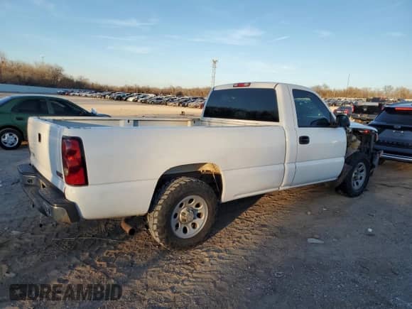 2006 Chevrolet Silverado 1500 Work Truck с VIN 3GCEC14V96G209413, выставлен на аукционе Copart как лот 43834805 с пробегом 268 185 миль миль и Списание • Salvage title. История ставок и продаж доступна на DreamBid. Изображение 3.
