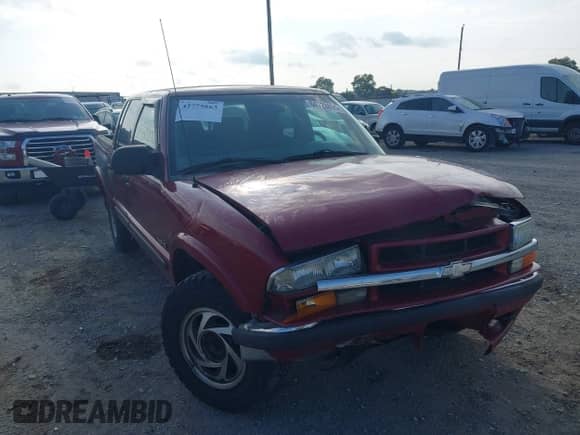 2002 Chevrolet S-10 LS с VIN 1GCDT13W82K193777, выставлен на аукционе IAAI как лот 42775863 с пробегом 232 884 миль миль и . История ставок и продаж доступна на DreamBid. Изображение 6.