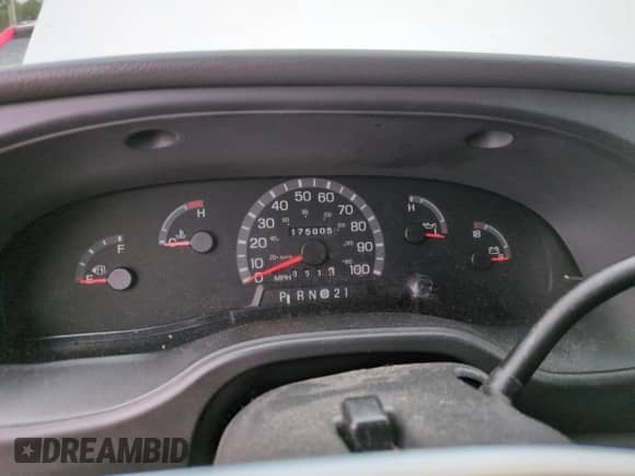 2003 Ford Econoline Cargo с VIN 1FTNE24L33HA83243, выставлен на аукционе Copart как лот 75054064 с пробегом 175 005 миль миль и Списание • Salvage title. История ставок и продаж доступна на DreamBid. Изображение 9.