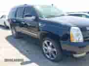 2011 Cadillac Escalade Premium z VIN 1GYS3CEF2BR129509, wystawiony jako IAAI lot #42030385 z przebiegiem 232 818 mil mil oraz . Historia ofert i sprzedaży dostępna na DreamBid. Obrazek 6.