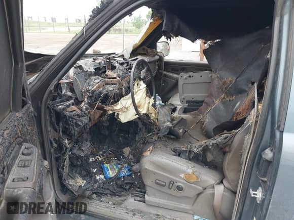 2006 GMC Sierra 1500 SLE2 с VIN 1GTEK19Z76Z263050, выставлен на аукционе IAAI как лот 42435788 с пробегом Не указан миль и . История ставок и продаж доступна на DreamBid. Изображение 5.