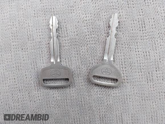 2003 Toyota Corolla CE z VIN 1NXBR32E03Z143788, wystawiony jako IAAI lot #43316766 z przebiegiem 299 999 mil mil oraz . Historia ofert i sprzedaży dostępna na DreamBid. Obrazek 11.