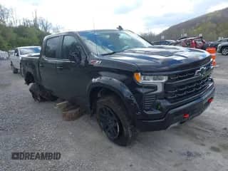 2023 Chevrolet Silverado 1500 LT Trail Boss z VIN 3GCUDFE89PG270678, wystawiony jako IAAI lot #42028188 z przebiegiem 46 820 mil mil oraz . Historia ofert i sprzedaży dostępna na DreamBid. Obrazek 1.