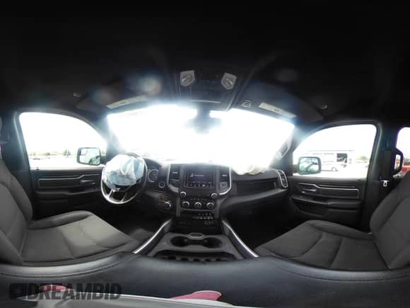 2019 Ram 1500 Big Horn z VIN 1C6RRFFG7KN702673, wystawiony jako IAAI lot #42300275 z przebiegiem 74 009 mil mil oraz . Historia ofert i sprzedaży dostępna na DreamBid. Obrazek 20.