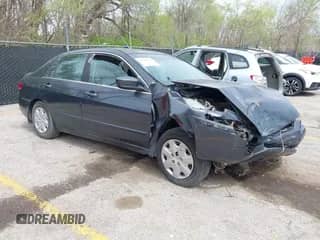 2004 Honda Accord LX с VIN 1HGCM56344A061563, выставлен на аукционе IAAI как лот 41749536 с пробегом 371 572 миль миль и . История ставок и продаж доступна на DreamBid. Изображение 1.