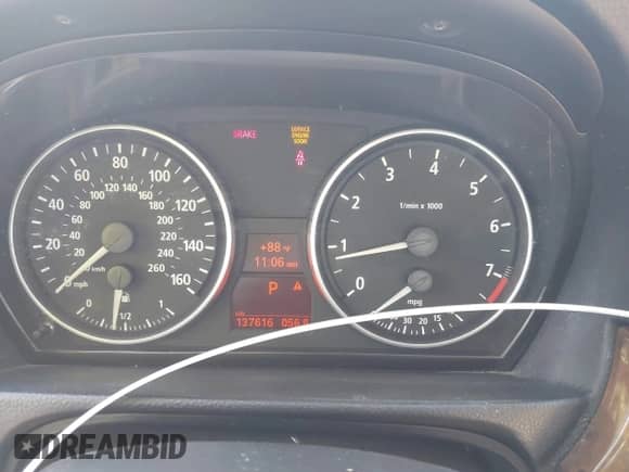 2007 BMW 3 Series 328i z VIN WBAVC53547FZ73971, wystawiony jako IAAI lot #43293178 z przebiegiem 137 616 mil mil oraz . Historia ofert i sprzedaży dostępna na DreamBid. Obrazek 7.