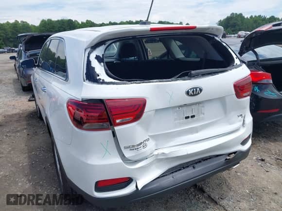 2019 Kia Sorento LX with VIN 5XYPG4A53KG496565, listed as a IAAI auction lot 42728373 with 45,460 mi miles and . Bid and sale history available at DreamBid. Image 6.