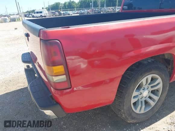 2001 Chevrolet Silverado 1500 с VIN 1GCEC14W71Z323427, выставлен на аукционе IAAI как лот 42363096 с пробегом 195 363 миль миль и . История ставок и продаж доступна на DreamBid. Изображение 20.