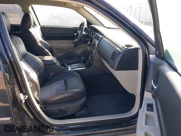 2007 Dodge Magnum R/T with VIN 2D4GV57247H737215, listed as a IAAI auction lot 41388776 with 116,326 mi miles and . Bid and sale history available at DreamBid. Image 5.