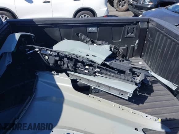 2024 Toyota Tundra Limited z VIN 5TFWA5DB9RX161273, wystawiony jako IAAI lot #41676655 z przebiegiem 10 371 mil mil oraz . Historia ofert i sprzedaży dostępna na DreamBid. Obrazek 12.