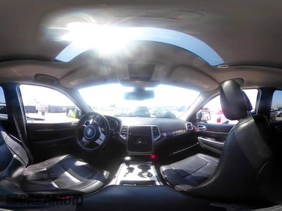 2012 Jeep Grand Cherokee Limited z VIN 1C4RJEBG0CC195421, wystawiony jako IAAI lot #42975299 z przebiegiem 152 546 mil mil oraz . Historia ofert i sprzedaży dostępna na DreamBid. Obrazek 18.