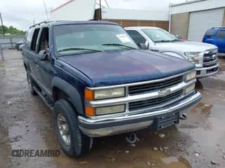 1999 Chevrolet Suburban с VIN 3GNGK26J0XG264448, выставлен на аукционе IAAI как лот 42038970 с пробегом 381 987 миль миль и . История ставок и продаж доступна на DreamBid. Изображение 1.
