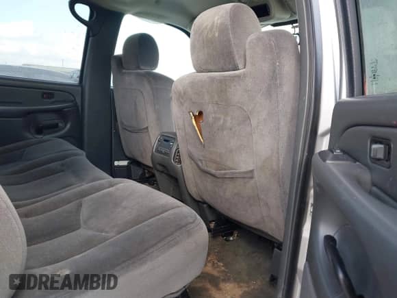 2006 GMC Sierra 1500 SLE1 z VIN 2GTEK13T561244705, wystawiony jako IAAI lot #41328431 z przebiegiem 217 723 mil mil oraz . Historia ofert i sprzedaży dostępna na DreamBid. Obrazek 8.