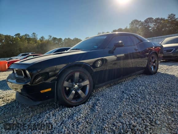 2013 Dodge Challenger SXT с VIN 2C3CDYAG5DH692211, выставлен на аукционе Copart как лот 82723785 с пробегом 193 920 миль миль и Чистый • Clean title. История ставок и продаж доступна на DreamBid. Изображение 1.