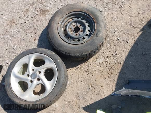 2005 Toyota Camry LE z VIN 4T1BE30K75U072872, wystawiony jako IAAI lot #42986857 z przebiegiem 182 215 mil mil oraz . Historia ofert i sprzedaży dostępna na DreamBid. Obrazek 12.