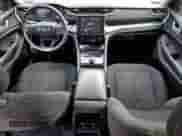 2023 Jeep Grand Cherokee Laredo z VIN 1C4RJJAG8P8772635, wystawiony jako Copart lot #70870415 z przebiegiem 47 402 mil mil oraz Szkoda całkowita • Salvage title. Historia ofert i sprzedaży dostępna na DreamBid. Obrazek 8.