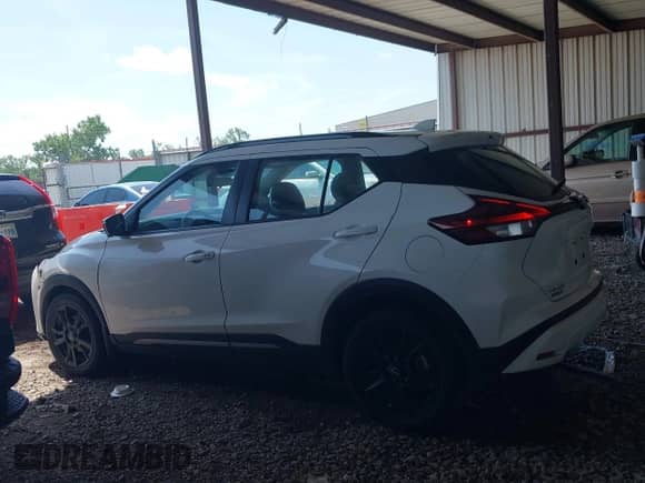 2023 Nissan Kicks SR с VIN 3N1CP5DV0PL571645, выставлен на аукционе IAAI как лот 42587064 с пробегом 28 345 миль миль и . История ставок и продаж доступна на DreamBid. Изображение 13.